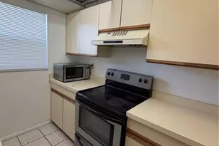 8151 Heatherwood Dr, Seminole, FL 33777 - Photo 6