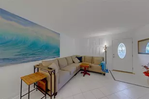 4885 1st St NE, Saint Petersburg, FL 33703 - Photo 2
