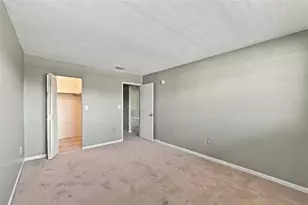 5660 80th St N, Saint Petersburg, FL 33709 - Photo 18