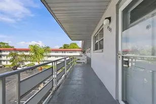 5660 80th St N, Saint Petersburg, FL 33709 - Photo 2
