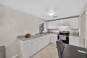 10110 Moores Mill Ct, Tampa, FL 33615 - Photo 12
