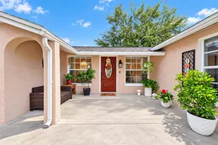 10110 Moores Mill Ct, Tampa, FL 33615 - Photo 4