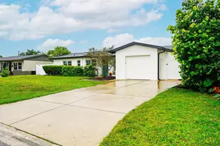 6782 33rd Ave N, Saint Petersburg, FL 33710 - Photo 2