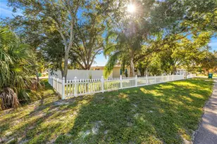 10804 Seminole Dr N, Saint Petersburg, FL 33708 - Photo 38
