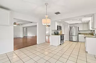 3812 Tarpon Pointe Cir, Palm Harbor, FL 34684 - Photo 10