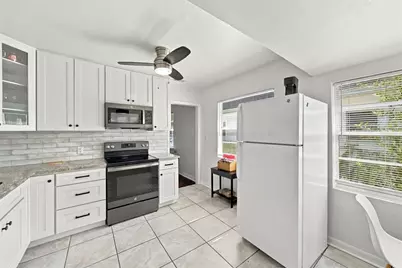 3104 Melton Street N, Saint Petersburg, FL 33704 - Photo 6