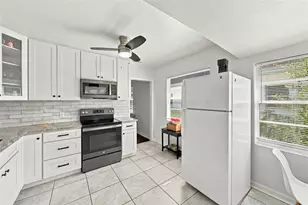 3104 Melton St N, Saint Petersburg, FL 33704 - Photo 6