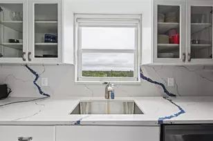 700 Beach Dr NE, Saint Petersburg, FL 33701 - Photo 18