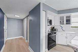 700 Beach Dr NE, Saint Petersburg, FL 33701 - Photo 16