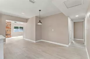 6409 Rosewood Dr, Tampa, FL 33615 - Photo 14