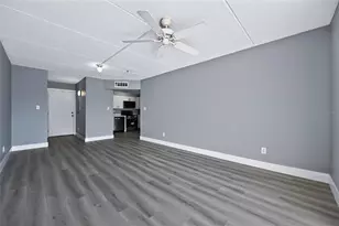 10365 Paradise Blvd, Treasure Island, FL 33706 - Photo 4