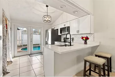 10118 Wheatley Hills Court, Tampa, FL 33615 - Photo 14