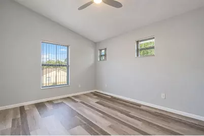 3219 46th Street N, Saint Petersburg, FL 33713 - Photo 68