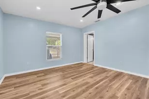 200 62nd St N, Saint Petersburg, FL 33710 - Photo 18