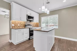 200 62nd St N, Saint Petersburg, FL 33710 - Photo 10