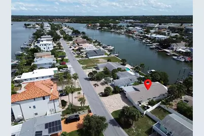 307 La Hacienda Drive, Indian Rocks Beach, FL 33785 - Photo 2