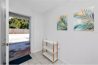 925 67th Street S, Saint Petersburg, FL 33707 - Photo 16
