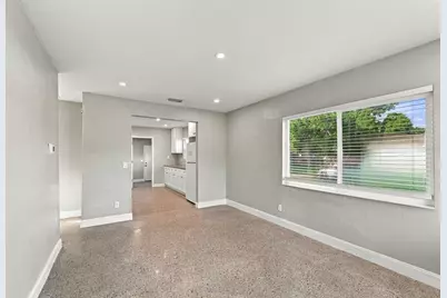 4694 16th Avenue S, Saint Petersburg, FL 33711 - Photo 4