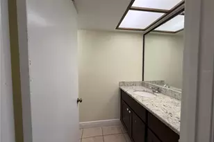 7840 Niagara Ave, Tampa, FL 33617 - Photo 10