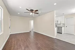 1119 63rd St S, Gulfport, FL 33707 - Photo 8