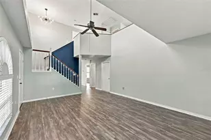 9049 Antigua Dr, Seminole, FL 33777 - Photo 10