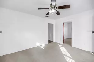 1010 Granville Ct N, Saint Petersburg, FL 33701 - Photo 8