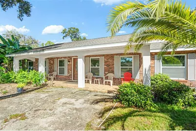 334 Hollowtree Drive, Seffner, FL 33584 - Photo 2