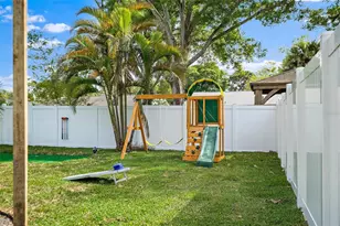 1323 Pine Ave NW, Largo, FL 33770 - Photo 10