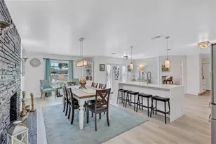 563 Lewis Blvd SE, Saint Petersburg, FL 33705 - Photo 6