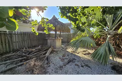 3529 Belle Vista Drive E, Saint Pete Beach, FL 33706 - Photo 10