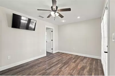 8135 Bayshore Drive, Treasure Island, FL 33706 - Photo 10