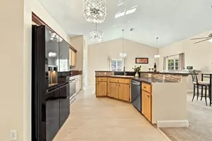1509 Ridge Shore Dr, Tarpon Springs, FL 34689 - Photo 4