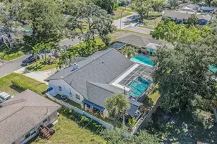 1362 Robinson Dr, Saint Petersburg, FL 33710 - Photo 42