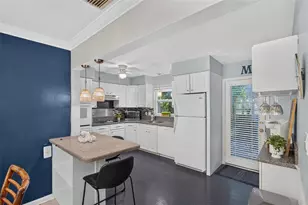 2601 56th St S, Gulfport, FL 33707 - Photo 10