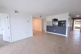 10103 Sailwinds Blvd N, Largo, FL 33773 - Photo 8