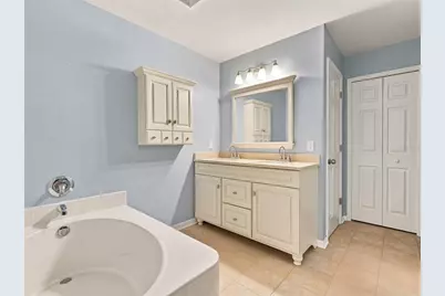 12739 Kings Lake Drive, Gibsonton, FL 33534 - Photo 24