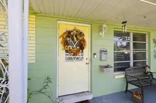 6801 17th Ln N, Saint Petersburg, FL 33702 - Photo 2