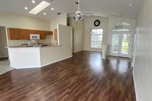1217 Jasmine Lake Dr, Tarpon Springs, FL 34689 - Photo 2