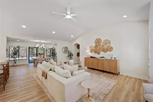 16611 Round Oak Dr, Tampa, FL 33618 - Photo 6