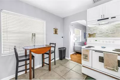 2450 37th Avenue N, Saint Petersburg, FL 33713 - Photo 12