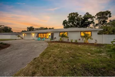 213 Park Street N, Saint Petersburg, FL 33710 - Photo 1