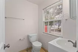 910 Jones St, Clearwater, FL 33755 - Photo 4