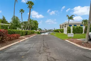 7004 Americana Dr NE, Saint Petersburg, FL 33702 - Photo 52