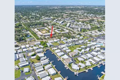 7004 Americana Drive NE #136, Saint Petersburg, FL 33702 - Photo 2