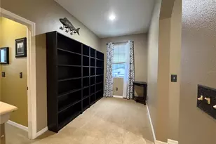 8323 King Blossom Ct, Tampa, FL 33615 - Photo 14