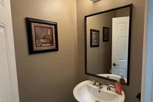 8323 King Blossom Ct, Tampa, FL 33615 - Photo 10