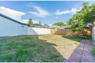 10305 Bramblewood Place, Tampa, FL 33624 - Photo 20