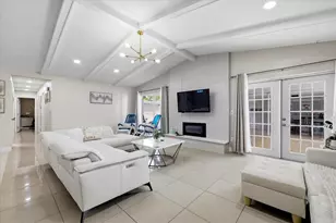 8331 W Pocahontas Ave, Tampa, FL 33615 - Photo 14