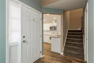 10429 La Mirage Ct, Tampa, FL 33615 - Photo 6