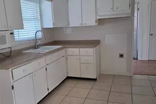 2117 Shannon Dr, Holiday, FL 34690 - Photo 4